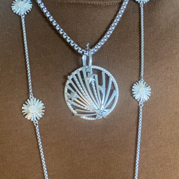 David Yurman 2021 Angelika Ornament - Picture 4 of 8